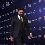 Abhishek Bachchan Instagram - Thank you @indiansportshonours and @virat.kohli for such a wonderful night last night. My team the @jaipur_pinkpanthers won “Club of the year”!!! Such a proud moment for me. Humbling. Emotional. It’s been one of the most fulfilling journeys for me to be part of the Kabaddi family. The @prokabaddi league has been around for 9 seasons and the Pink Panthers have been Champions in the inaugural season ( the 1st ever PKL champions) and also the current reigning champions!! This award is a recognition and result of the immense hard work of the players and coaching staff. It’s all due to them. Also to my pillars of support in running the team @walia_bunty , Ramesh Pulapaka and Rajesh Yadav. None of this would have been possible without any of the above mentioned people. Lastly, for a Kabaddi team winning “Club of the year” when nominated with great teams in Cricket and Football goes to show the popularity of “our sport”. Wow!! Again, my gratitude to my players and the coaches. Now we need to work even harder to try and remain the Champs. Mumbai, Maharashtra