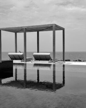 Abhishek Bachchan Instagram - Celebrating another trip around the sun!!! 
The weekend was perfect. I would like to thank the @stregismaldives for making it so memorable for me. We had a wonderful time. Beautiful views, beautiful people. My gratitude. 
#stregismaldives #liveexquisite #photodump #notapaidpost #shotoniphone14promax
