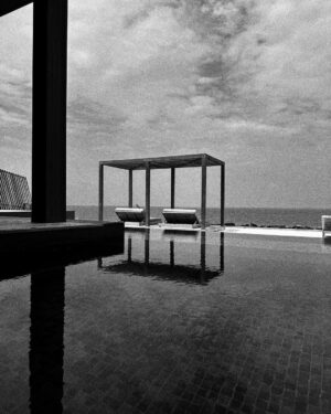 Abhishek Bachchan Instagram - Celebrating another trip around the sun!!! 
The weekend was perfect. I would like to thank the @stregismaldives for making it so memorable for me. We had a wonderful time. Beautiful views, beautiful people. My gratitude. 
#stregismaldives #liveexquisite #photodump #notapaidpost #shotoniphone14promax
