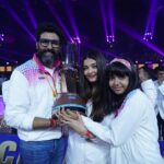 Abhishek Bachchan Instagram - So proud of this team. They’ve quietly worked towards this cup. Despite criticism they kept believing and working. Everybody wrote them off…. But they had confidence in themselves. That’s the way to do it!!! 💪🏽 it’s taken us 9 years to win this cup again. And I’m so happy with this team. Teamwork, hard work and silent determination…. The @jaipur_pinkpanthers way! #RoarForPanthers #TopCats #ProKabaddi #ProKabaddiLeague