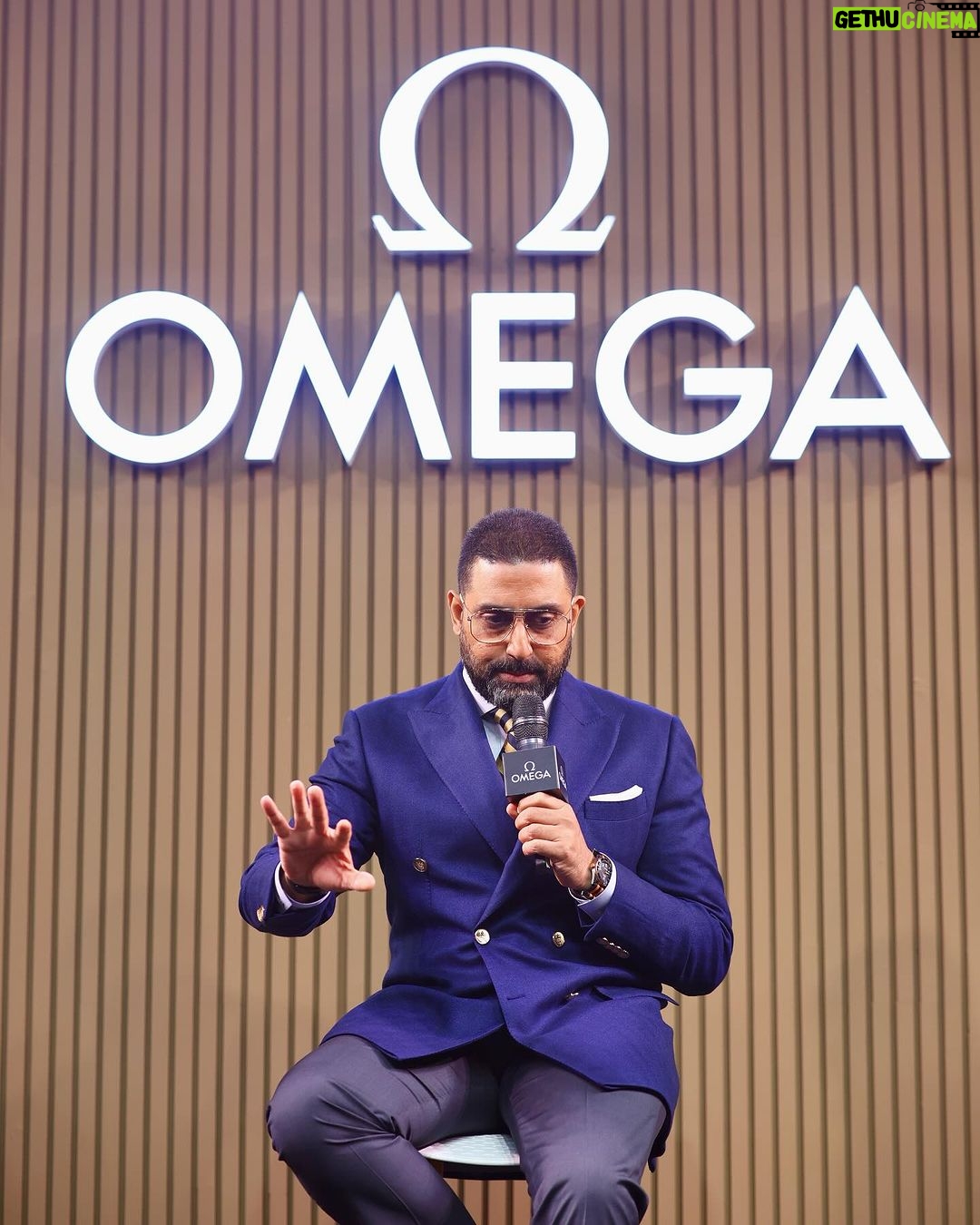 Abhishek Bachchan - 139K Likes - It’s always a pleasure to spend time with my @omega family!
Over the weekend in Delhi for the #OmegaGolfTrophy
Loving my new Aqua Terra Master chronometer worldtimer. It’s a thing of beauty!
Also, to my people at @herringboneandsui for, as always, making me look great ( if I may say so 😉), thank you.
#omegawatches #natostraps #aquaterra #titanium #seamaster300
@nikitajaisinghani 🤗