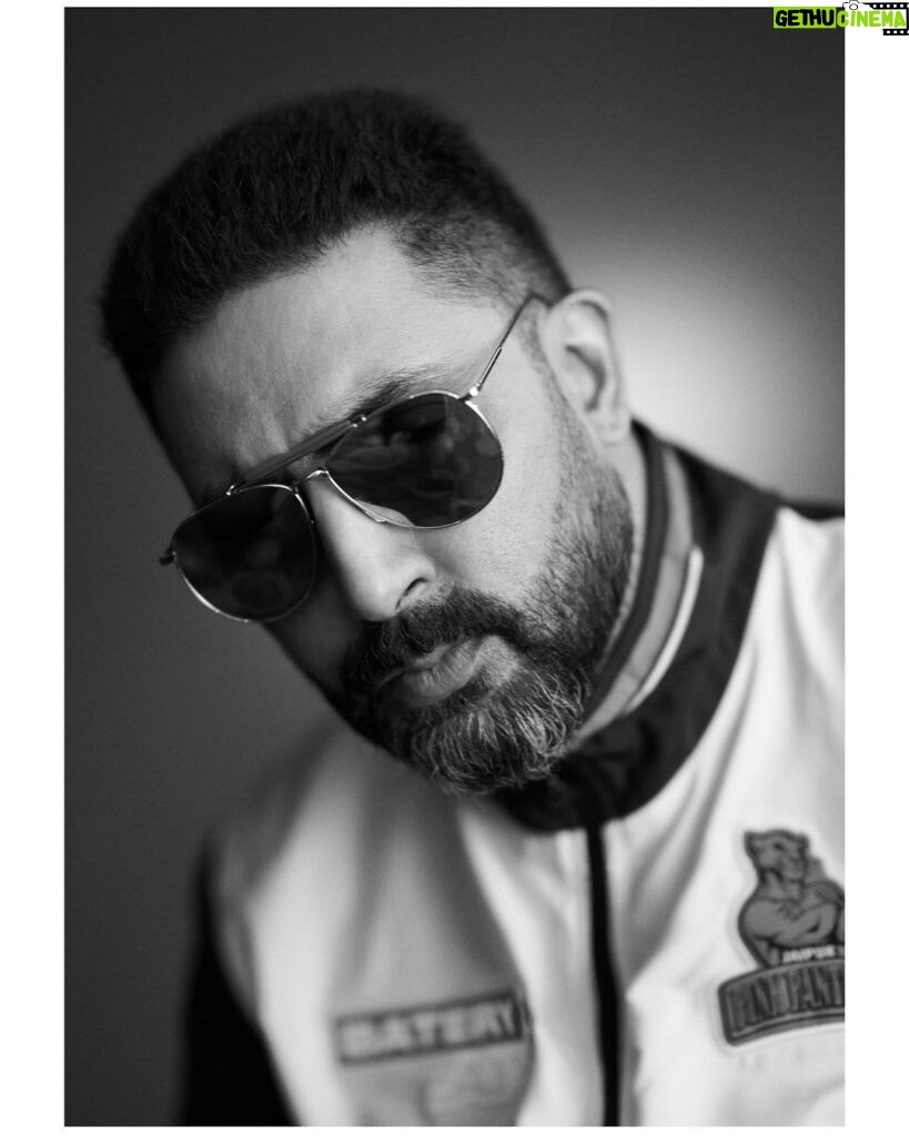 Abhishek Bachchan Instagram - #PostPackUpShot with @bachchan… Full on swag mode!! #CoolDude !!