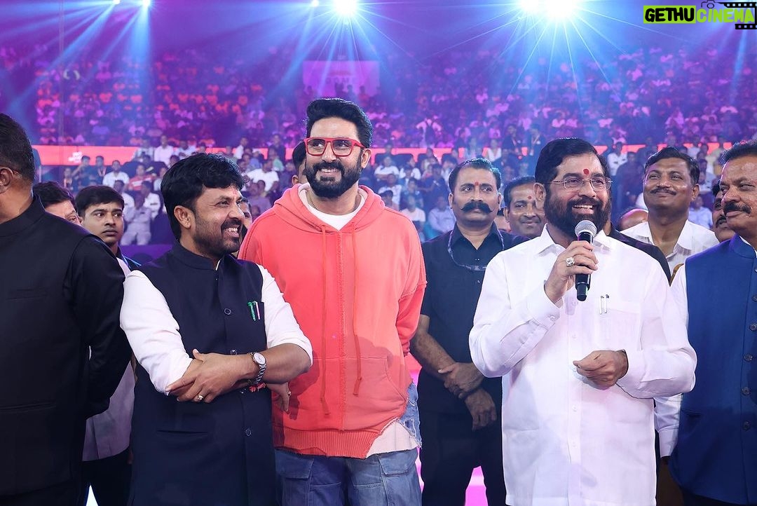 Abhishek Bachchan Instagram - Was so wonderful to witness the 1st ever Pro Govinda league in Mumbai last night. Highly competitive and very exciting to watch. And so proud of my brother @walia_bunty for putting together such a grand event. @progovindaindia @thegssports #progovinda Mumbai, Maharashtra
