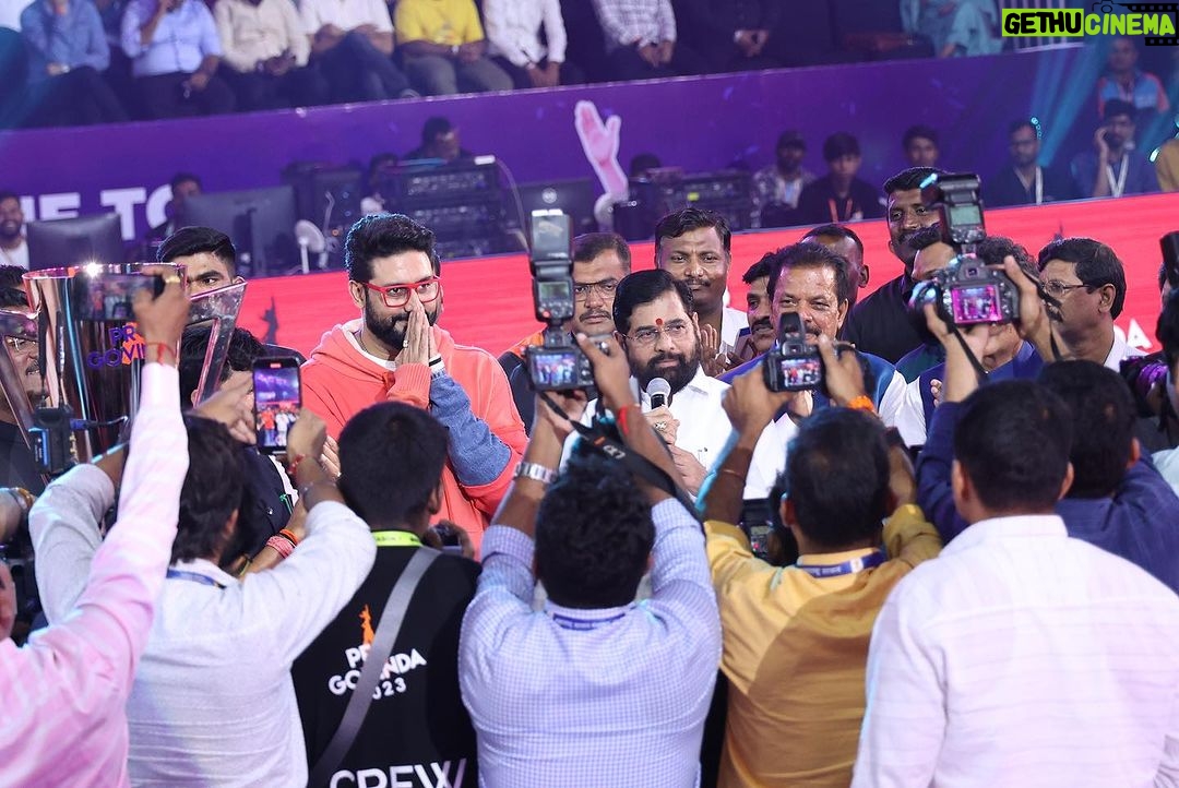 Abhishek Bachchan Instagram - Was so wonderful to witness the 1st ever Pro Govinda league in Mumbai last night. Highly competitive and very exciting to watch. And so proud of my brother @walia_bunty for putting together such a grand event. @progovindaindia @thegssports #progovinda Mumbai, Maharashtra