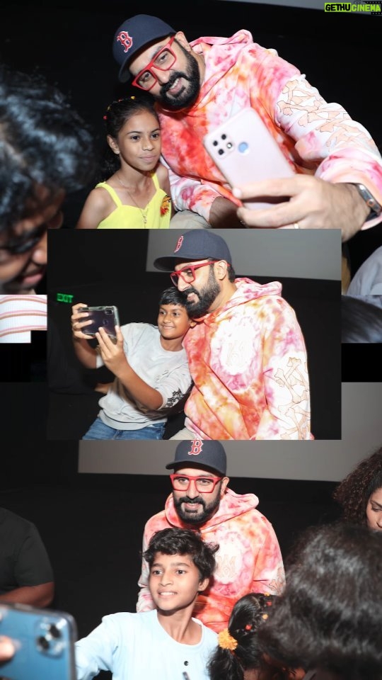 Abhishek Bachchan Instagram - In the midst of budding cricketers and their parents who came together to watch #Ghoomer yesterday. 🤗 @femalecricketacademy