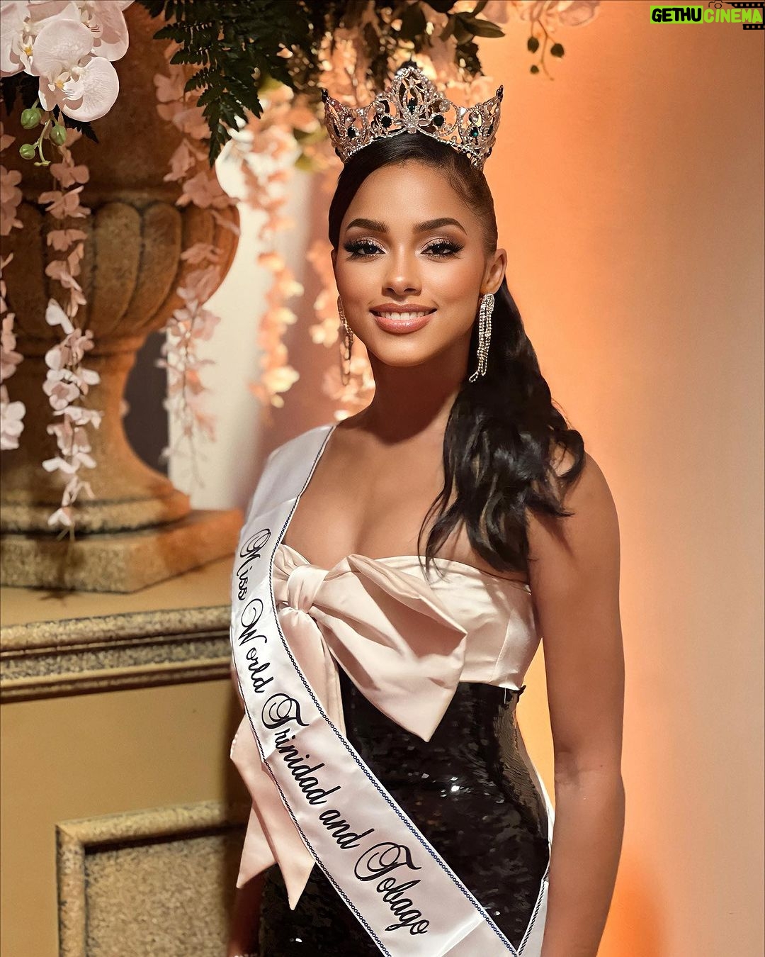Aché Abrahams - 1.8K Likes - It’s not how much we give,
But how much love we put into giving.
Mother Teresa.
Our reigning Miss World Trinidad and Tobago Ache Abrahams supporting yesterday’s charity Gala Casablanca hosted by The Project You Foundation in collaboration with @bmacfarlaneproduction.
A huge thank you to @sachacosmeticsofficial for hosting us 🙏❤️
Photo @raj.vphotography
MWTT @acheabrahams
#missworldtrinidadandtobago #missworld #beautywithapurpose #roadtomissworld #charity #charitygaladinner