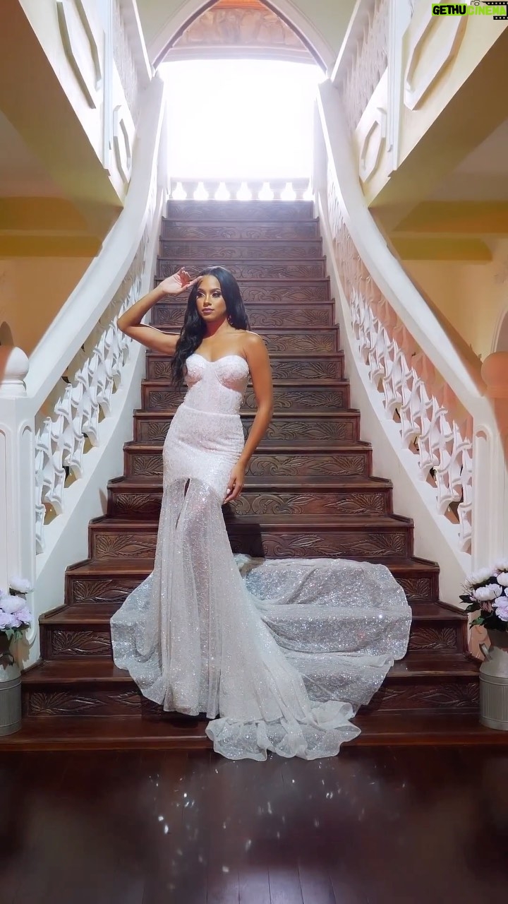 Aché Abrahams - 1.4K Likes - Lost in time 🎥🎞️
Video by @shannonbrittophotographytt 📸
Glam by @theepitomeofbeautybycarlton
@sachacosmeticsofficial
Gown by @kootiscouture
@missworldtrinidadandtobago
#missworld
#beautywithapurpose
#roadtomissworld
#InvisibleScarsProject
#missworldtrinidadandtobago