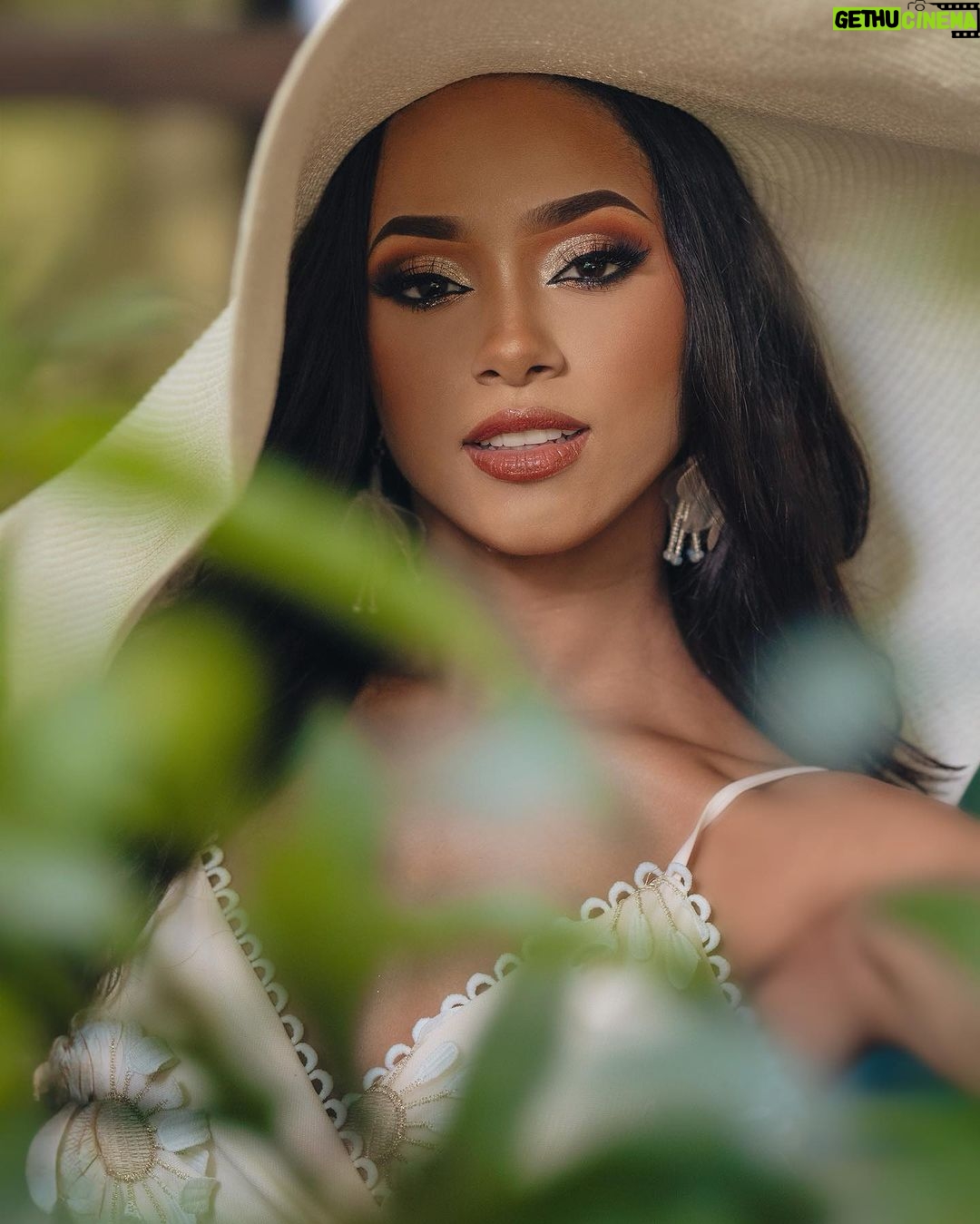 Aché Abrahams Instagram - 🌿🦋🌸 Trinidad and Tobago