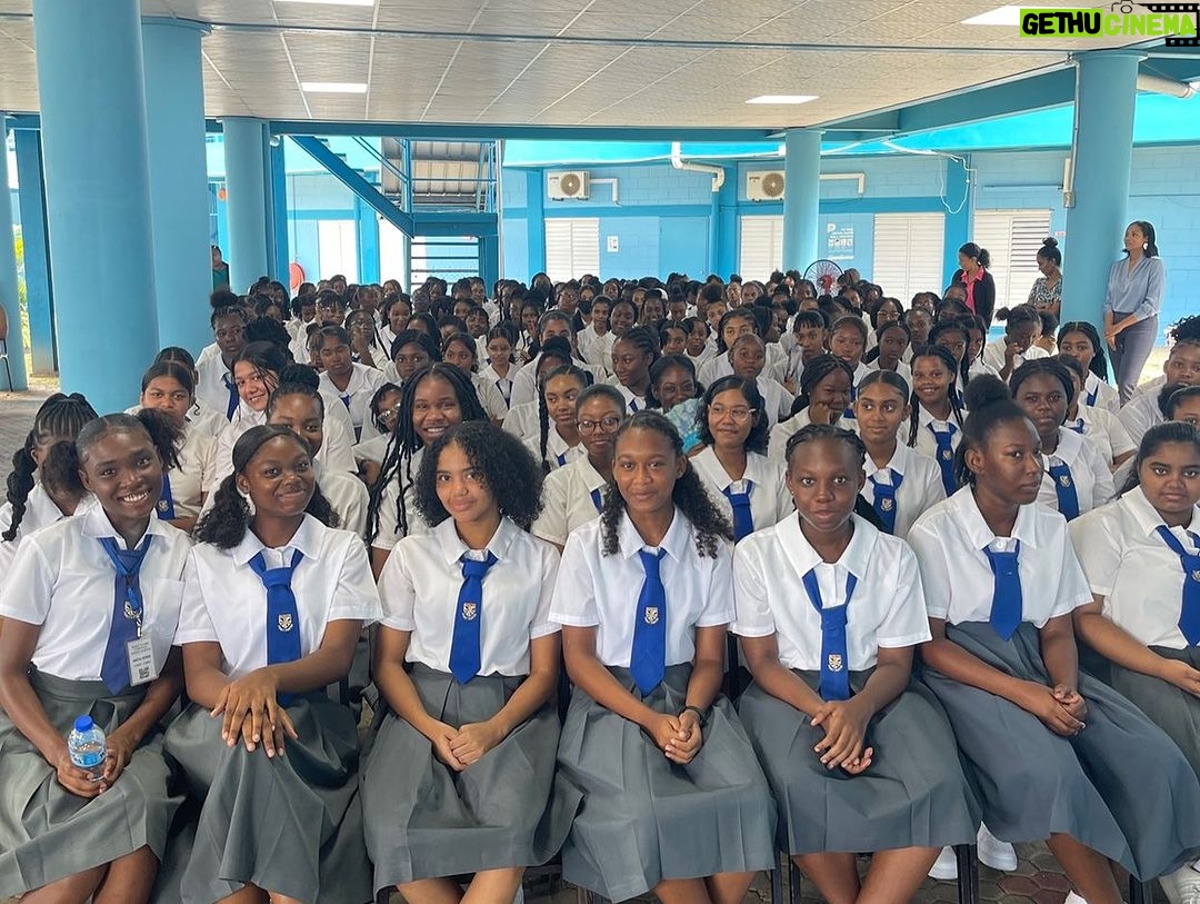 Aché Abrahams Instagram - 360 beautiful girls with bright futures!!☺️ holy name convent point fortin, thank you for making my day. We spoke about the importance of mental health, being kind to each other, sisterhood and so much more!! 💚 I left with a smile on my face and a fire in my heart. Thank you @crowdedroomevents for inviting me to continue sharing my project @invisiblescarsproject_mwtt around T&T 😊 #missworld #beautywithapurpose #roadtomissworld #InvisibleScarsProject #missworldtrinidadandtobago Trinidad and Tobago