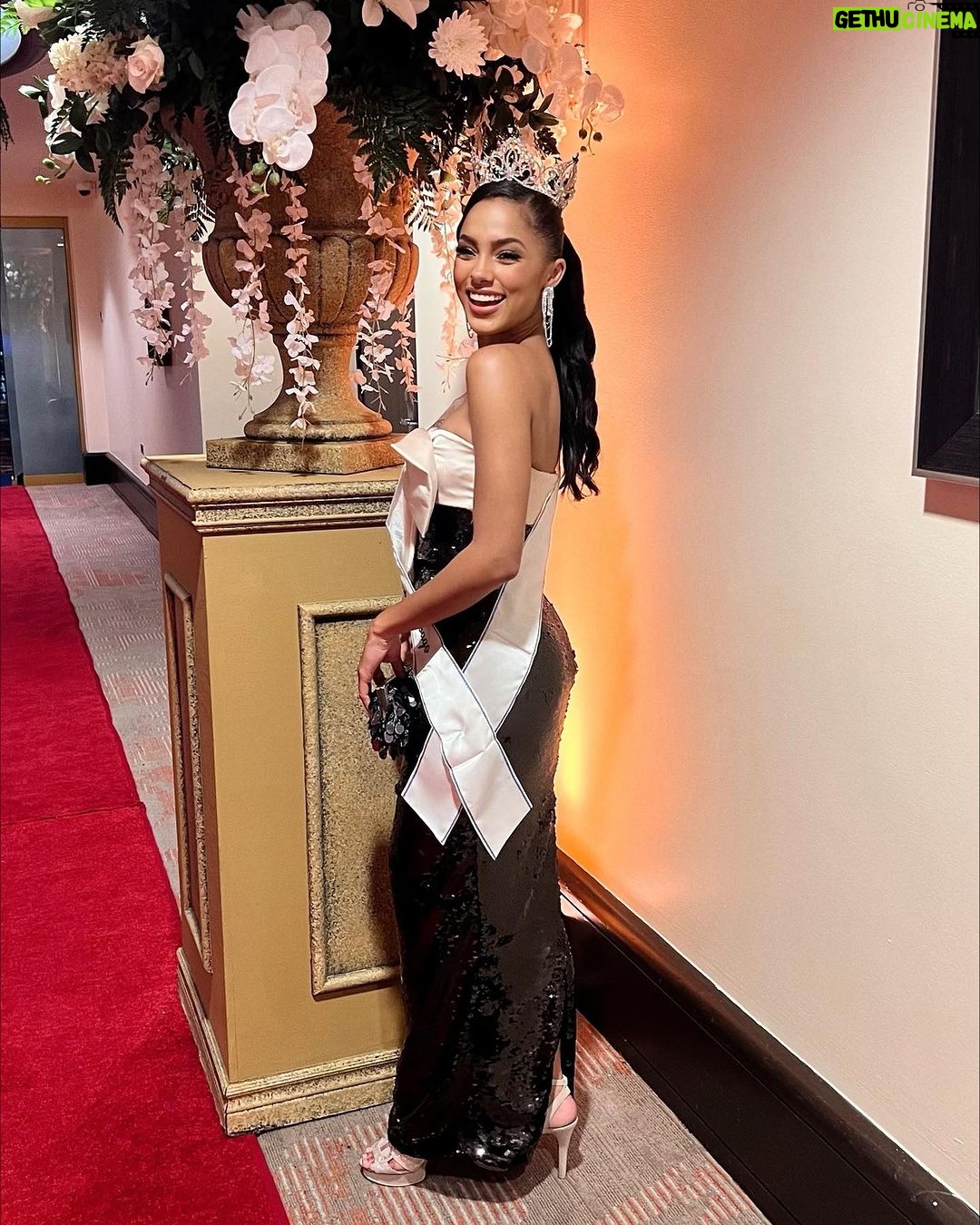 Aché Abrahams - 1.8K Likes - It’s not how much we give,
But how much love we put into giving.
Mother Teresa.
Our reigning Miss World Trinidad and Tobago Ache Abrahams supporting yesterday’s charity Gala Casablanca hosted by The Project You Foundation in collaboration with @bmacfarlaneproduction.
A huge thank you to @sachacosmeticsofficial for hosting us 🙏❤️
Photo @raj.vphotography
MWTT @acheabrahams
#missworldtrinidadandtobago #missworld #beautywithapurpose #roadtomissworld #charity #charitygaladinner