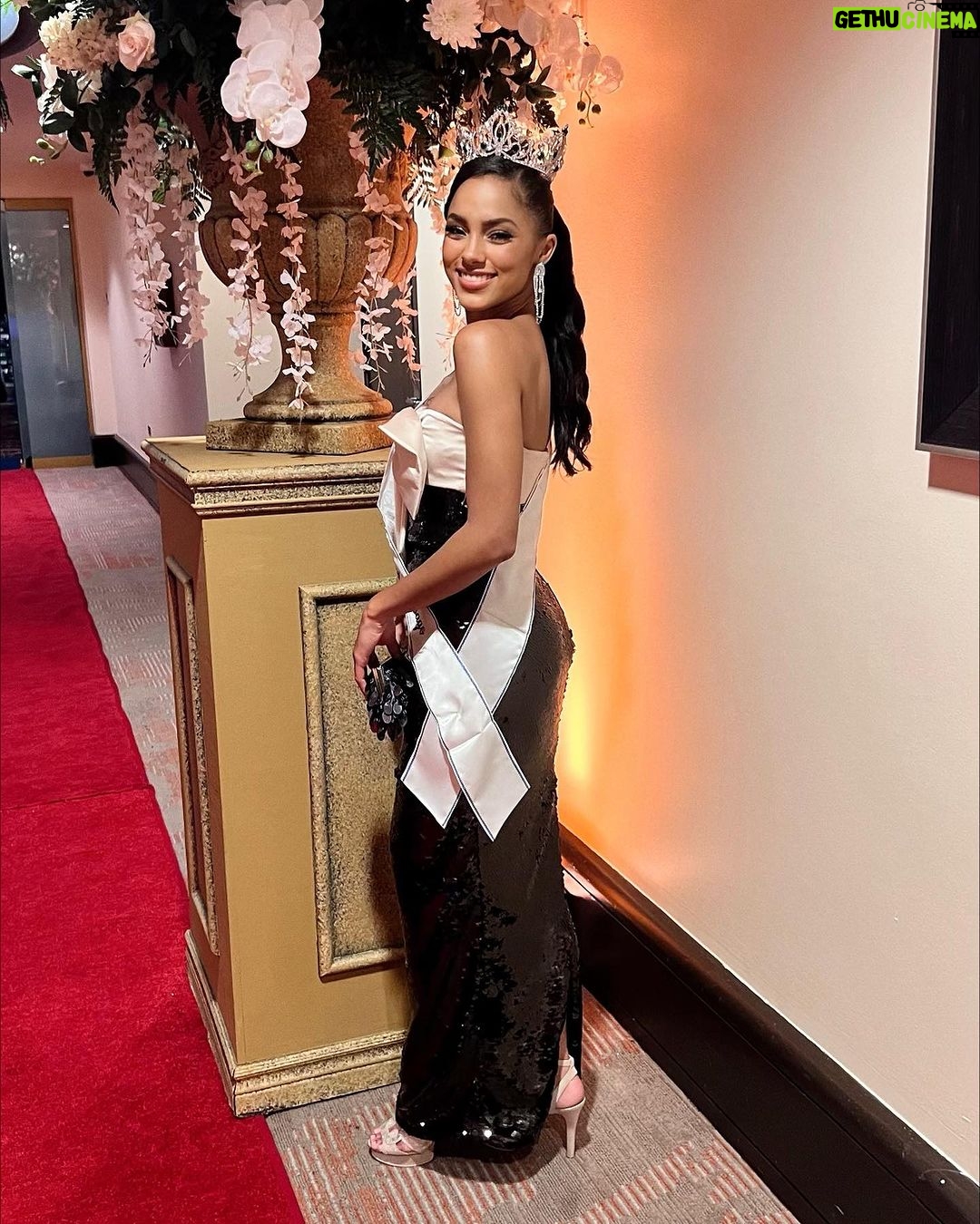 Aché Abrahams - 1.8K Likes - It’s not how much we give,
But how much love we put into giving.
Mother Teresa.
Our reigning Miss World Trinidad and Tobago Ache Abrahams supporting yesterday’s charity Gala Casablanca hosted by The Project You Foundation in collaboration with @bmacfarlaneproduction.
A huge thank you to @sachacosmeticsofficial for hosting us 🙏❤️
Photo @raj.vphotography
MWTT @acheabrahams
#missworldtrinidadandtobago #missworld #beautywithapurpose #roadtomissworld #charity #charitygaladinner