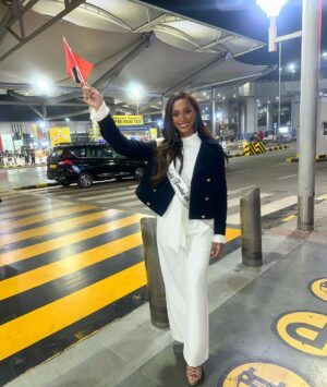 Aché Abrahams Instagram - Sweet T&T has officially landed in incredible India!!☺️🇮🇳🇹🇹 words can’t even begin to describe my excitement as I’m joining the most amazing group of people ever!! Day 1 has already exceeded my expectations (didn’t know that was possible😳). Can’t wait to share this unique journey with you all. Proudly waving the red, white and black at the Indira Gandhi International airport🇹🇹❤️ 

#mw #missworld #missworld71 #71mw #india #beautywithapurpose #bwap #incredibleindia 
For all the latest news follow @missworld official instagram