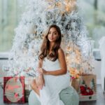 Aché Abrahams Instagram – Wishing you all a merry merry Christmas & a happy new year! 🎄 Today let’s remind ourselves of the true meaning of Christmas… let’s care deeply for one another, think kindly, act gently and share love with the world. Happy holidays from the Miss World TT team 💋 

Photography by @raj.vphotography ✨