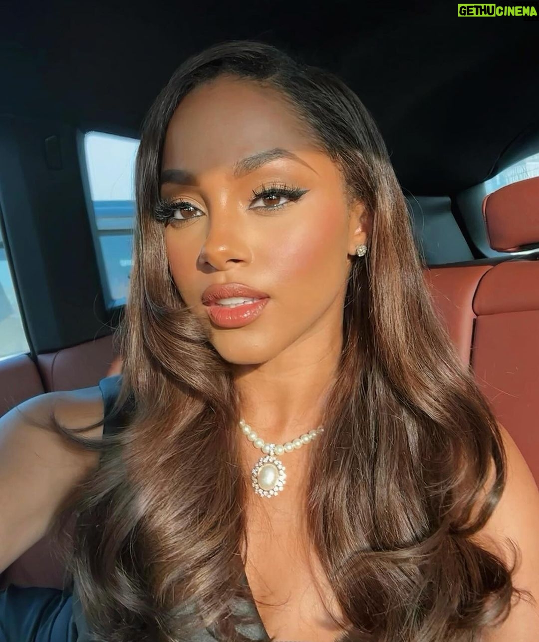 Aché Abrahams - 3.2K Likes - Car selfies 🦋 can you guess what song I was listening to?🙈 Hope you all have a great day🫶🏽