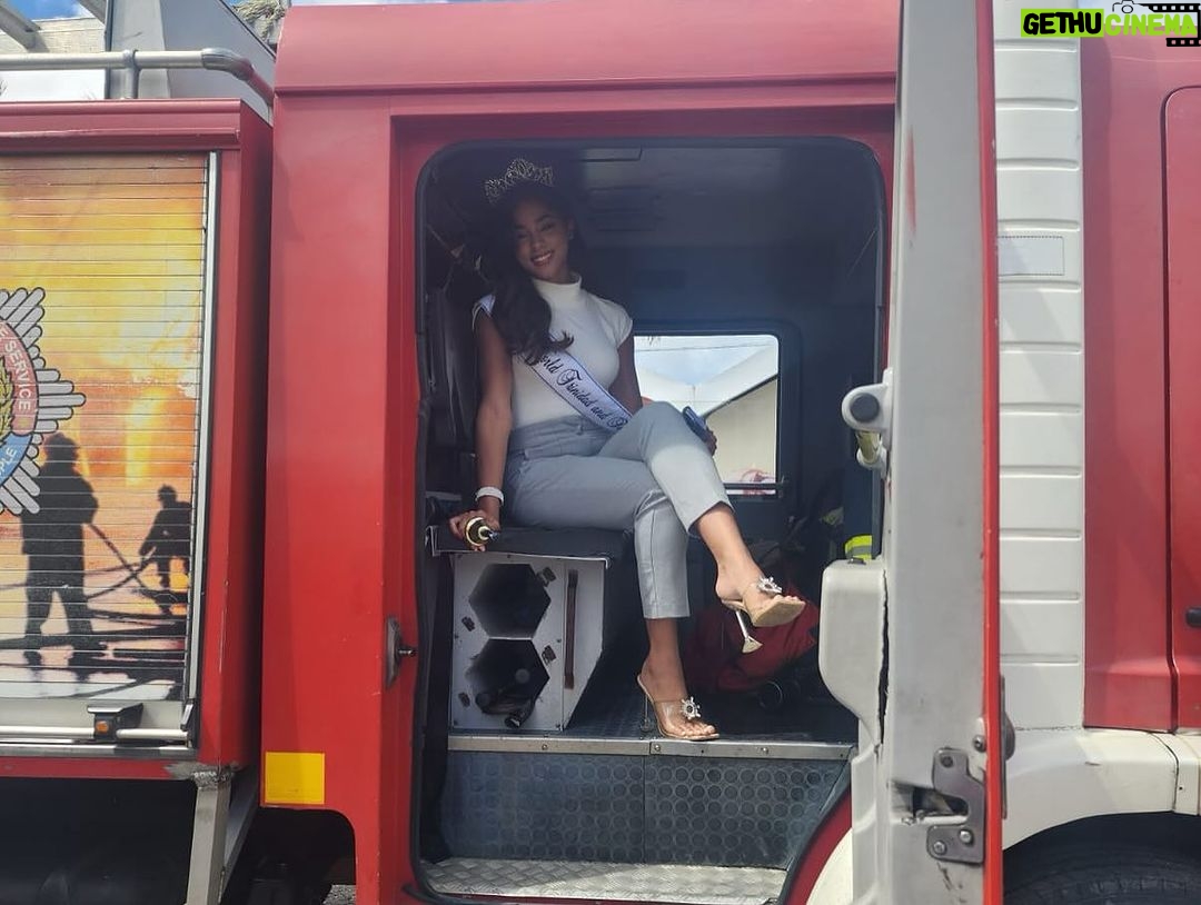 Achรฉ Abrahams Instagram - Letโs take a moment to salute the brave women and men who risk their lives for our safety every day! ๐๐๐ฝ first responders are the true super heroes. Thank you all for your service! ๐จโ๐๐ฉโ๐๐ @tt_fireservice ๐ฎ๐ฎโโ๏ธ๐