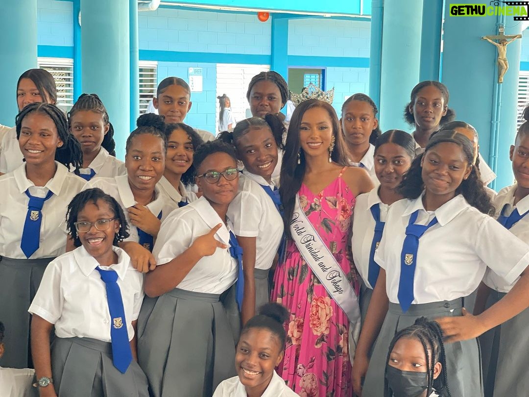 Aché Abrahams Instagram - 360 beautiful girls with bright futures!!☺️ holy name convent point fortin, thank you for making my day. We spoke about the importance of mental health, being kind to each other, sisterhood and so much more!! 💚 I left with a smile on my face and a fire in my heart. Thank you @crowdedroomevents for inviting me to continue sharing my project @invisiblescarsproject_mwtt around T&T 😊 #missworld #beautywithapurpose #roadtomissworld #InvisibleScarsProject #missworldtrinidadandtobago Trinidad and Tobago
