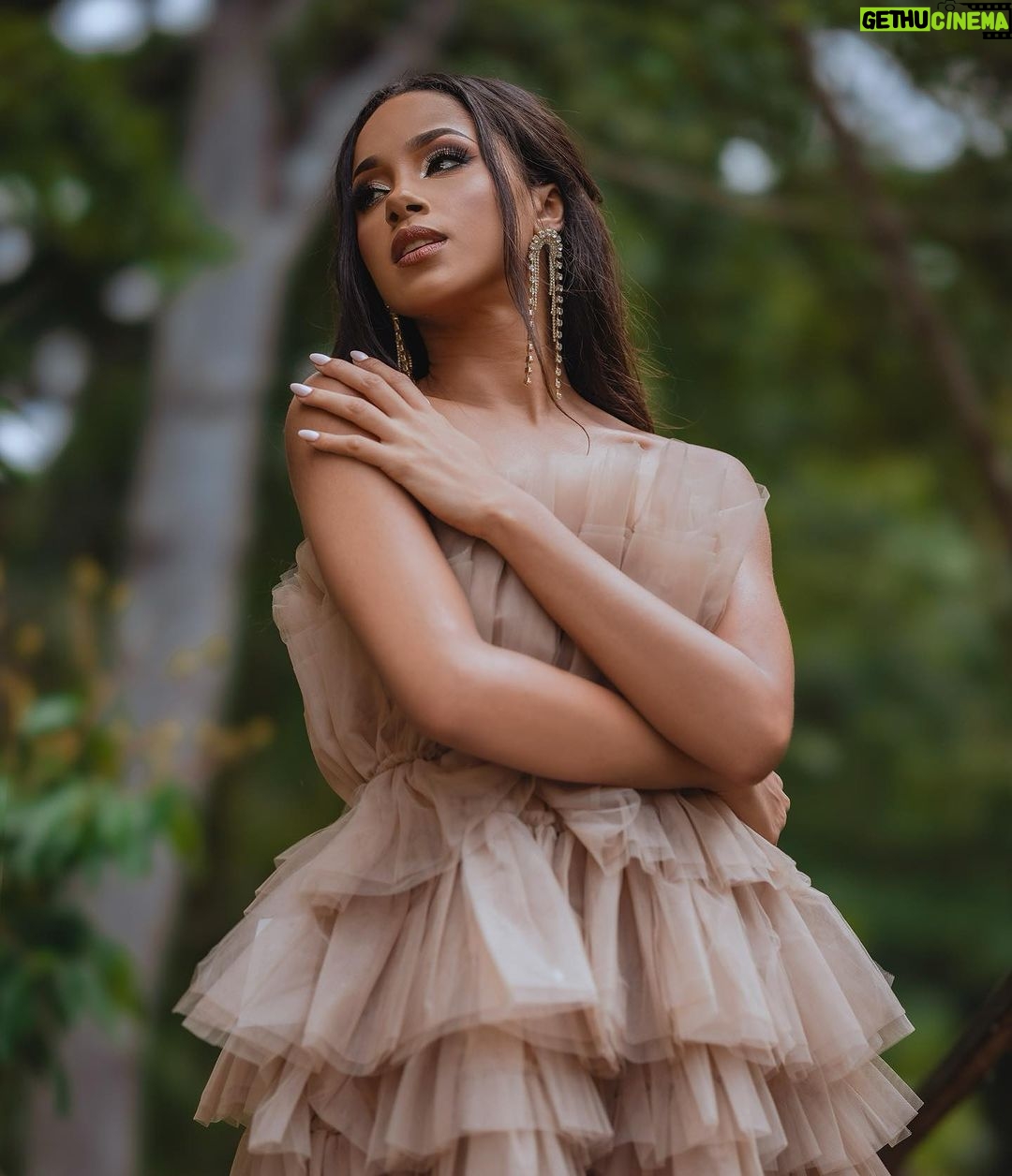Aché Abrahams Instagram - Forest fairy 🧚🏽♀️🤎. Such a fun shoot at the wild fowl trust with @domophoto_ Makeup/hair by @theepitomeofbeautybycarlton @sachacosmeticsofficial Dress @cldcharulochandass ✨ #missworld #beautywithapurpose #roadtomissworld #InvisibleScarsProject #missworldtrinidadandtobago Trinidad and Tobago