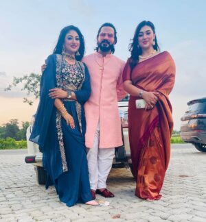 Achol Instagram - আমরা এখন আসামে......❤️❤️❤️