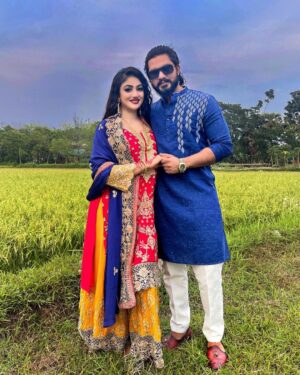 Achol Instagram - আমাদের ছোট্ট একটা দুনিয়া আছে, যেটা অনেক বেশি ভালোবাসায় ঘেরা আলহামদুলিল্লাহ❤️🥰