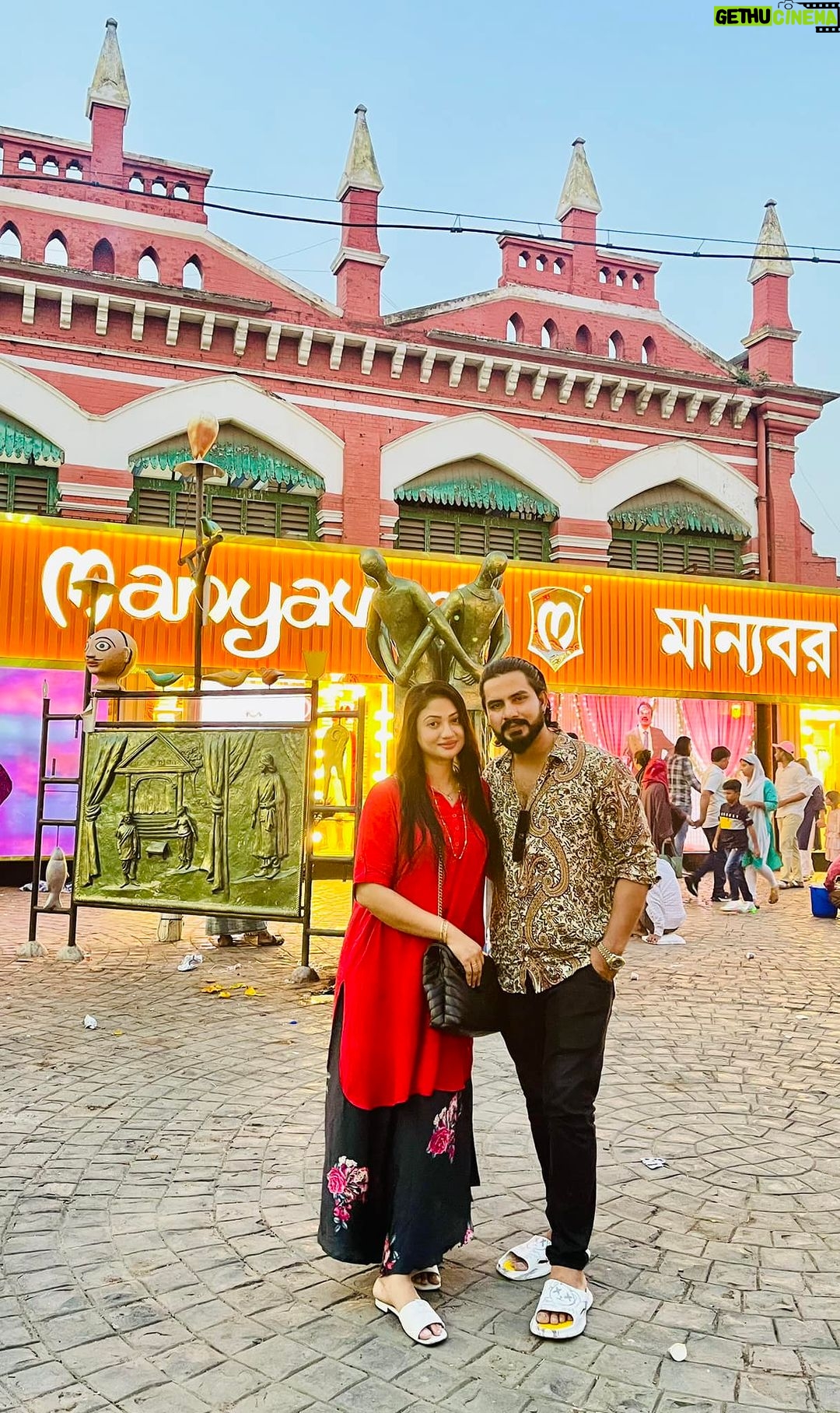 Achol Instagram - Kolkata……..🥰❤️ New Market Area,kolkata,india