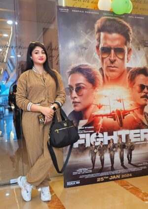Achol Instagram - Movie time in PVR mani Square Kolkata 
with my handsome  Syed Omy ❤️