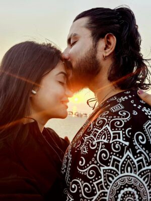 Achol Instagram - তোমারেই যেন ভালোবাসিয়াছি 
শত রূপে শত বার 
জনমে জনমে, যুগে যুগে অনিবার।