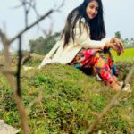 Achol Instagram - নিজের গ্রাম ঠিক যেন মায়ের মতন মায়া মমতায় ঘেরা, যতো দূরেই থাকি, যেন হাতছানি দিয়ে ডাকে 🥰❤️