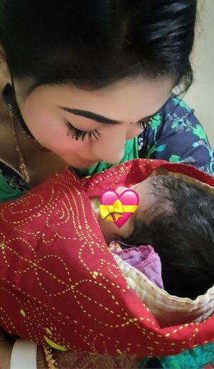 Achol Instagram - আমাদের পরিবারে নতুন রাজকন্যা এসেছে মাশাআল্লাহ। এই প্রথম আমি চাচী মা হইলাম আলহামদুলিল্লাহ🤲🥰 congratulations Syed Arif vaiya n Sadia Akter Hafsa🥰👍💃 আমাদের রাজকন্যার দিখে খেয়াল রাখবেন। সবাই দোয়া করবেন আমাদের রাজকন্যার জন্য🙏🤲