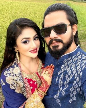 Achol Instagram - আমাদের ছোট্ট একটা দুনিয়া আছে, যেটা অনেক বেশি ভালোবাসায় ঘেরা আলহামদুলিল্লাহ❤️🥰