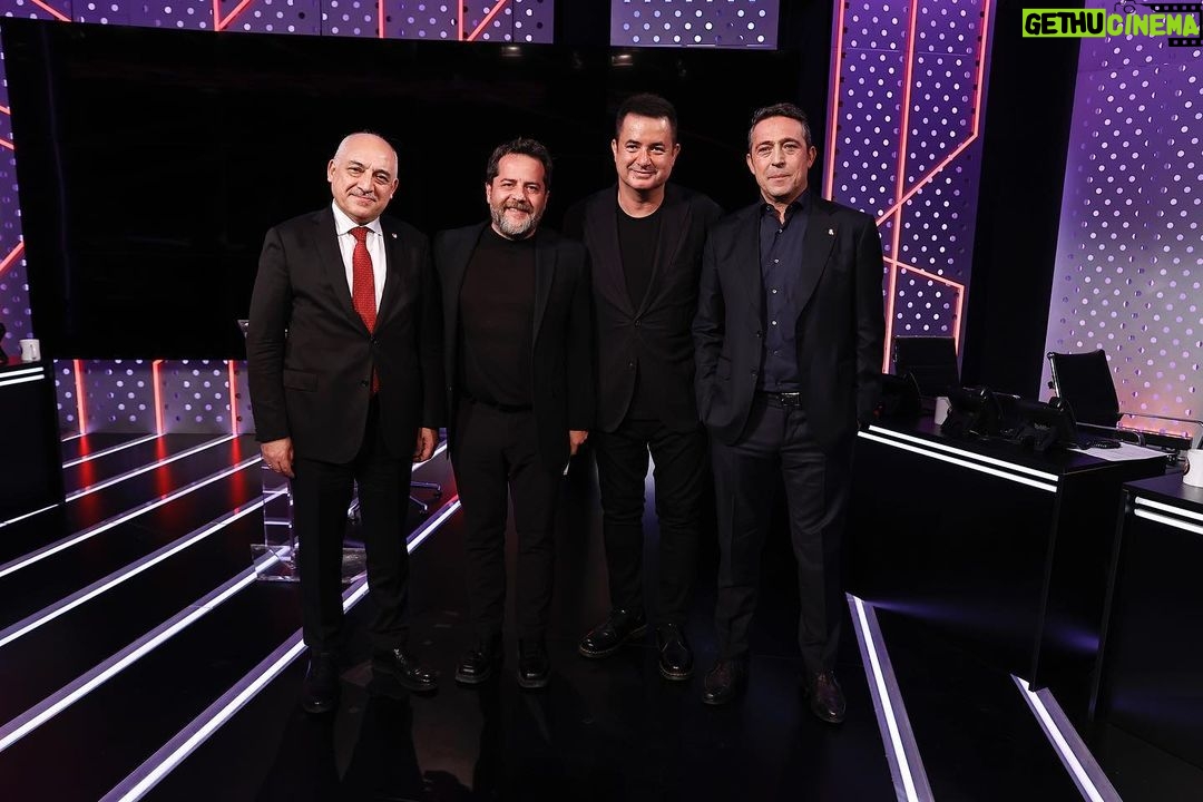 Acun Ilıcalı Instagram - Dün akşam futbol ailesi olarak düzenlediğimiz “Omuz Omuza” yardım kampanyamızda ortak yayın ile birlik ve dayanışma içinde yaralarımızı sarmaya çalıştık. Ortak yayında tam 845.7 milyon TL toplandı. Emeği geçen herkese çok teşekkür ederim. Yaralılarımıza acil şifalar, hayatını kaybedenlere Allah'tan rahmet ve yakınlarına başsağlığı dilerim. Tekrar tüm ülkemize geçmiş olsun. We tried to heal our wounds in unity and solidarity with a joint broadcast of our “Shoulder to Shoulder” charity campaign, which we organized as a football family last night. Exactly $44.78 million was collected in the joint broadcast. Thank you so much to everyone who contributed. I wish urgent healing to our wounded, mercy from God to those who lost their lives and condolences to their relatives. Get well soon to our whole country.