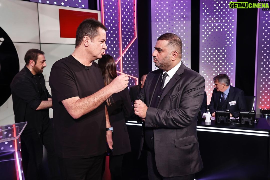 Acun Ilıcalı Instagram - Dün akşam futbol ailesi olarak düzenlediğimiz “Omuz Omuza” yardım kampanyamızda ortak yayın ile birlik ve dayanışma içinde yaralarımızı sarmaya çalıştık. Ortak yayında tam 845.7 milyon TL toplandı. Emeği geçen herkese çok teşekkür ederim. Yaralılarımıza acil şifalar, hayatını kaybedenlere Allah'tan rahmet ve yakınlarına başsağlığı dilerim. Tekrar tüm ülkemize geçmiş olsun. We tried to heal our wounds in unity and solidarity with a joint broadcast of our “Shoulder to Shoulder” charity campaign, which we organized as a football family last night. Exactly $44.78 million was collected in the joint broadcast. Thank you so much to everyone who contributed. I wish urgent healing to our wounded, mercy from God to those who lost their lives and condolences to their relatives. Get well soon to our whole country.
