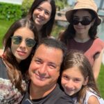 Acun Ilıcalı Instagram – Yeryüzündeki cennet :)
Babalar gününüz kutlu olsun
Heaven on earth :)
Happy father’s day
#babalargünükutluolsun #happyfathersday