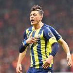Acun Ilıcalı Instagram – Seni Fenerbahçe formasıyla görmek çok ama çok güzeldi. Senin futbolunu yine İstanbul’da seyredebilecek olmak tesellim oldu. Dünyada aktif en iyi birkaç 10 numaradan birisin benim için. Heyecanla futbolunu bekliyorum. Büyük başarıların devam etsin güzel insan @m10_official