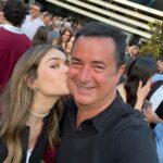 Acun Ilıcalı Instagram – Canım kızım ne çabuk büyüdün de mezuniyetini kutladık…Öğrenim hayatının babanın başaramadığı başarılarla dolu olacağından şüphem yok :) Seni çok seviyorum..