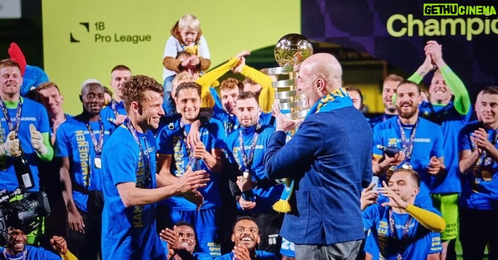 Acun Ilıcalı Instagram - Belçika 2. Ligi’nde mücadele eden KVC Westerlo takımı Belçika 1. Ligi'ne yükselme başarısı göstererek hepimizi gururlandırdı. Sevgili dostlarım başkan Oktay Ercan ve Hasan Çetinkaya’yı gönülden tebrik ediyorum. @kvcwesterlo @oktayercan2024 @cetinkayahsn