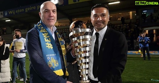 Acun Ilıcalı Instagram - Belçika 2. Ligi’nde mücadele eden KVC Westerlo takımı Belçika 1. Ligi'ne yükselme başarısı göstererek hepimizi gururlandırdı. Sevgili dostlarım başkan Oktay Ercan ve Hasan Çetinkaya’yı gönülden tebrik ediyorum. @kvcwesterlo @oktayercan2024 @cetinkayahsn