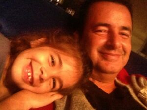Acun Ilıcalı Instagram - Hiç büyümeyeceksin gibi geliyordu, nasıl da büyüdün nasıl da böyle güzel oldun.. Senin o bakışlarını yerim benim biricik Yasemin'im. Seni çooook seviyorum, sen canımsın benim.