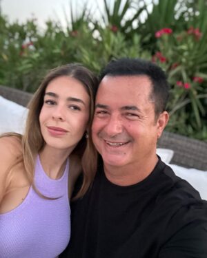 Acun Ilıcalı Instagram - Benim canım prensesim.. Bir yaş daha büyüdün. Bugünü seninle geçirmek, seninle pasta üflemek öyle güzel ki. İnşallah nice sağlıklı, mutlu yılların olur. Seni çok seviyorum..