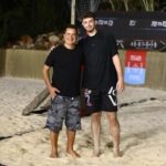 Acun Ilıcalı Instagram – Sevgili Alperen geçtiğimiz günlerde, Dominik’te misafirimiz oldu. Allah vergisi yeteneğiyle NBA’de çok başarılı yıllar geçireceğinden şüphem yok ama ailesinden aldığı güzel karakterinin, güzel insan olmasının bana yaşattığı duygu bambaşka. Büyük başarılar yaşamayı hak ediyor ve yaşayacağından şüphem yok. @alperen.sengun 

Dear Alperen, we recently had as a guest in the Dominican Republic. I have no doubt that he will have many successful years in the NBA with his God-given talent, but the feeling of being a beautiful person and a beautiful character he inherited from his family is something else.  He deserves to live great experiences and I have no doubt that he will.