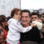 Acun Ilıcalı Instagram – Güzel insanlarla çok güzel bir gün geçirdim. Bayram öncesi dünya tatlısı çocuklarımızı gülümsetebildiysem ne mutlu bana. Onlar çok güzel bir geleceği hak ediyorlar ve biz bunu gerçekleştirebilecek güçteyiz.