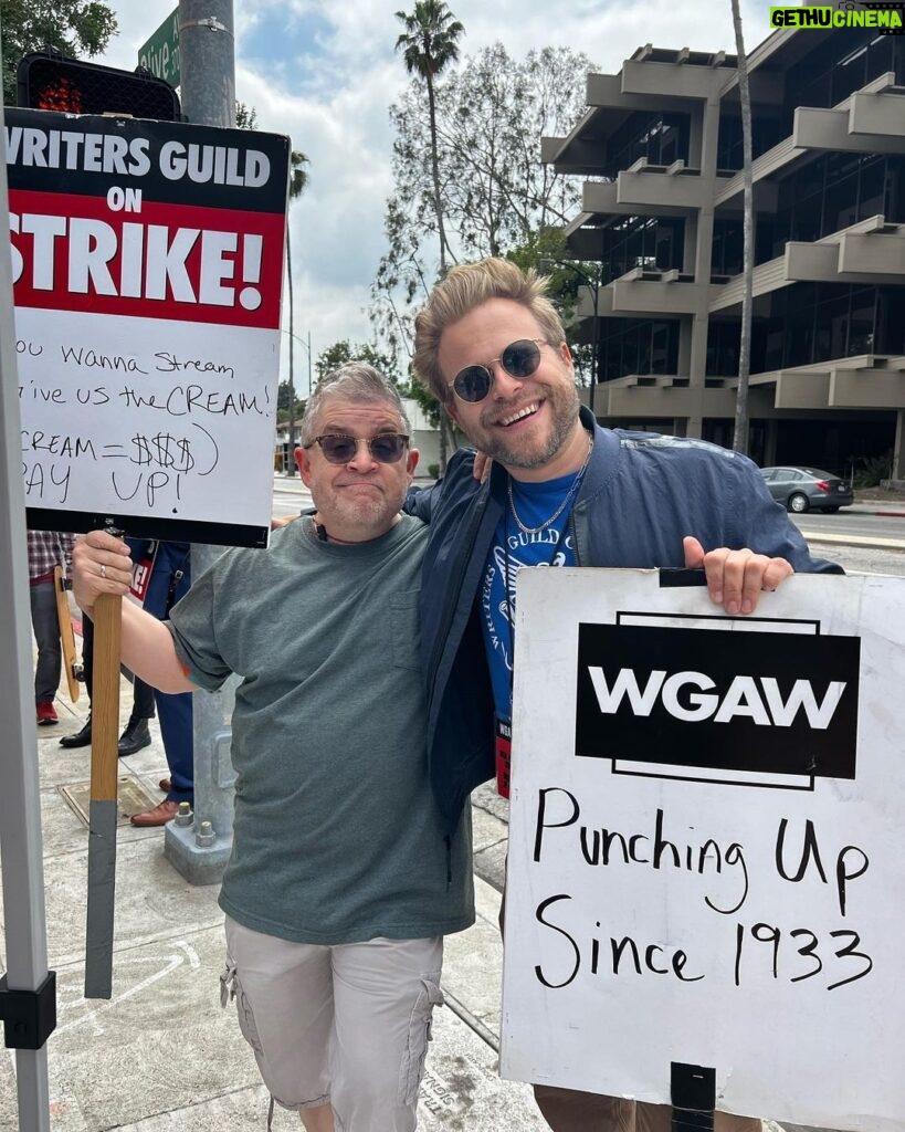 Adam Conover Instagram - Scenes from last week’s picketing. So inspiring to have so many workers from other unions (@animationguild! @iatse!) and local businesses giving us support. ❤🪧❤
