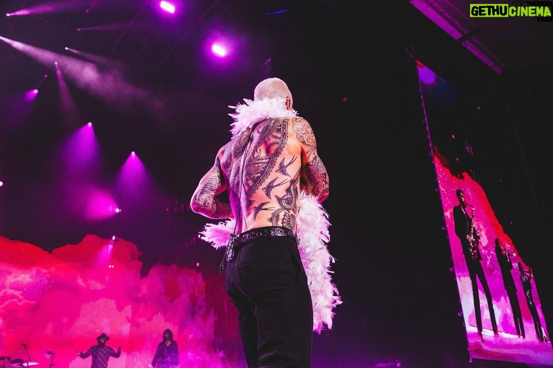 Adam Levine Instagram - First weekend in Vegas. Inspired beyond… #M5LV Dolby Live