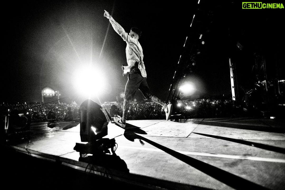 Adam Levine Instagram - What a gift to be able to share so much love with people all over the world. It makes the planet feel smaller and more connected. If even just for a couple of hours…Please come and join our little circus for a night when we come to town. Thank you Egypt for making our first time unforgettable. It was truly a privilege. ❤️❤️❤️