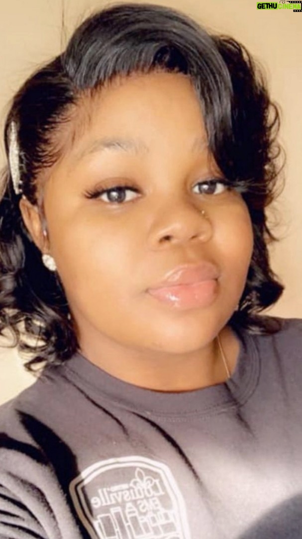 Adam Levine Instagram - Re-post from @aliciakeys • Do you know what happened to Breonna Taylor? Listen to the facts from her mother, donate, protest, petition, and demand #JusticeforBreonnaTaylor