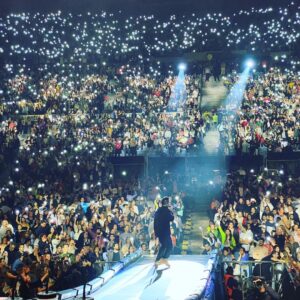 Adam Levine Instagram - Incredible night in Montevideo! First time in Uruguay and definitely not our last!!!! We love you!!!!!!!!!!!!!❤️❤️❤️