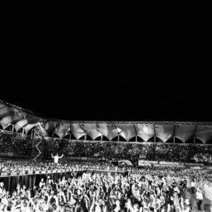 Adam Levine Instagram - While we can’t always make up for our past, we can absolutely try our best to learn from it...thank you Chile for giving me the opportunity to grow. And to share some amazing memories that we will never forget. 🇨🇱 ❤️🙏🏻