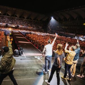 Adam Levine Instagram - While we can’t always make up for our past, we can absolutely try our best to learn from it...thank you Chile for giving me the opportunity to grow. And to share some amazing memories that we will never forget. 🇨🇱 ❤️🙏🏻