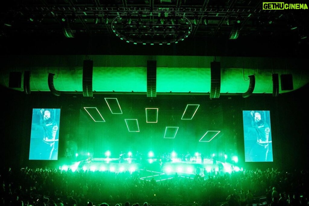 Adam Levine Instagram - Dream State We’re back tonight! #M5LV @parkmgm @livenation Dolby Live