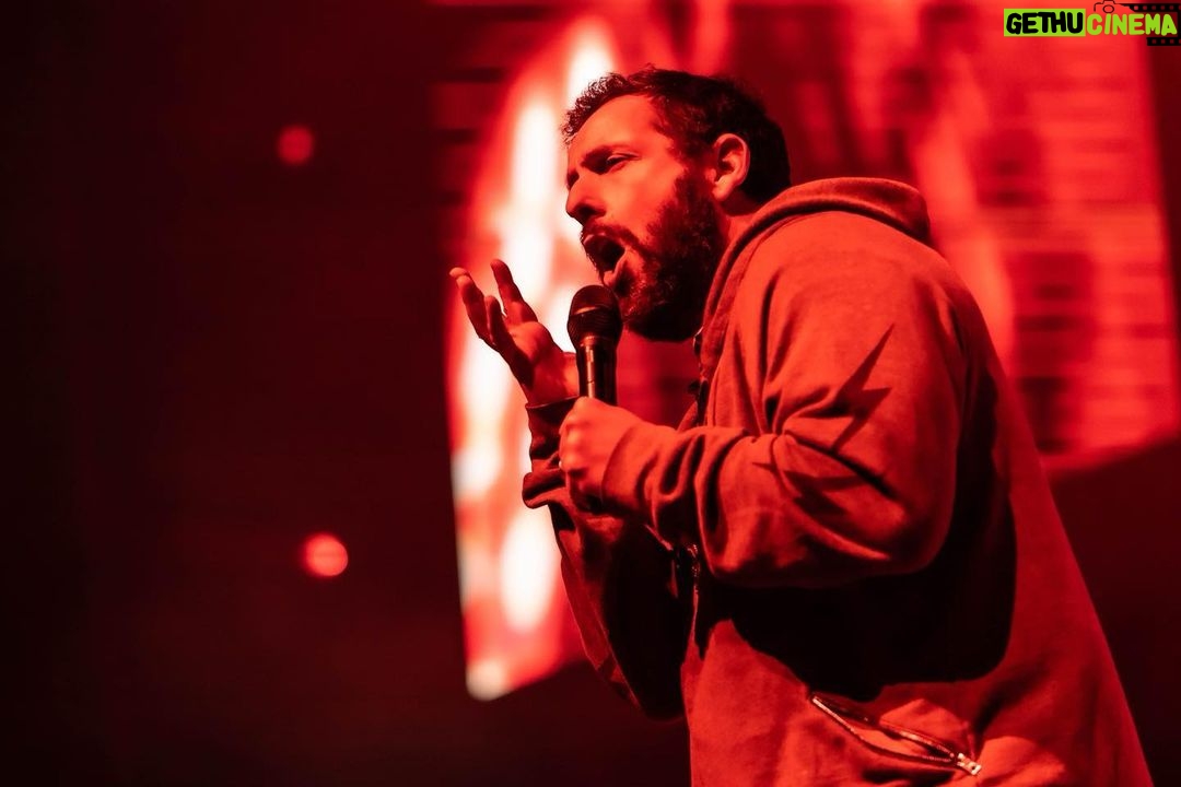Adam Sandler Instagram - Charlotte! Loved hanging! What a great last night of tour!!! Was a beautiful Saturday with you! @spectrumcenter