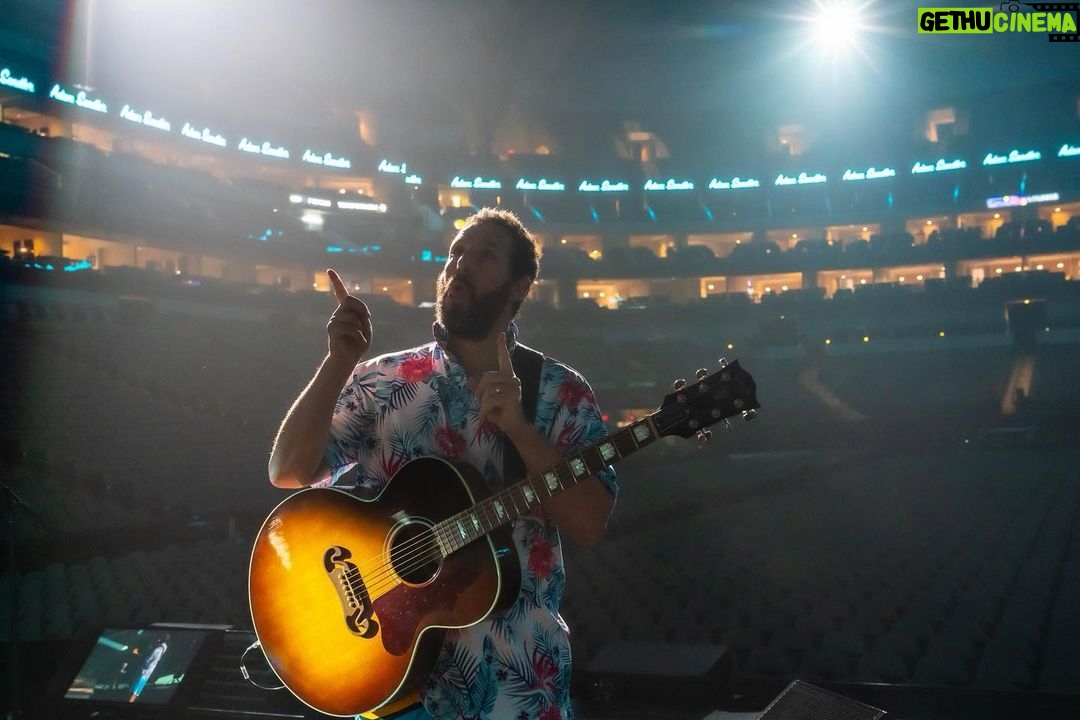 Adam Sandler Instagram - Dallas! That won’t be forgotten! Goodness! Love you guys and thank you for coming! @aacenter